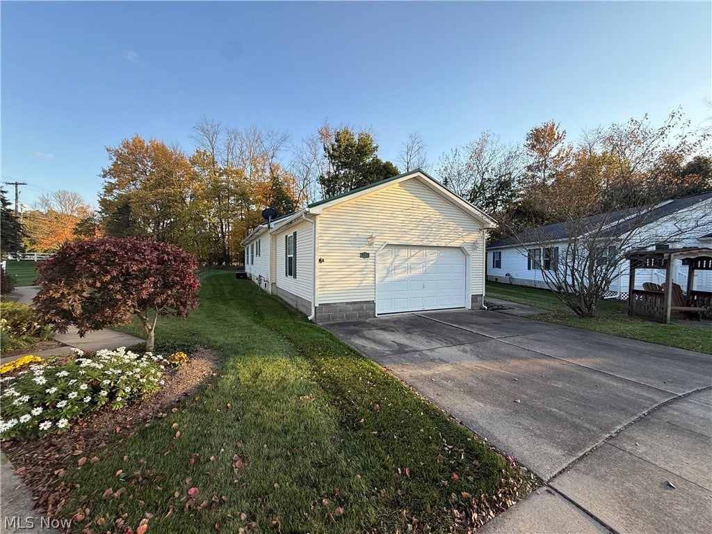 135 Phoenix Drive NW