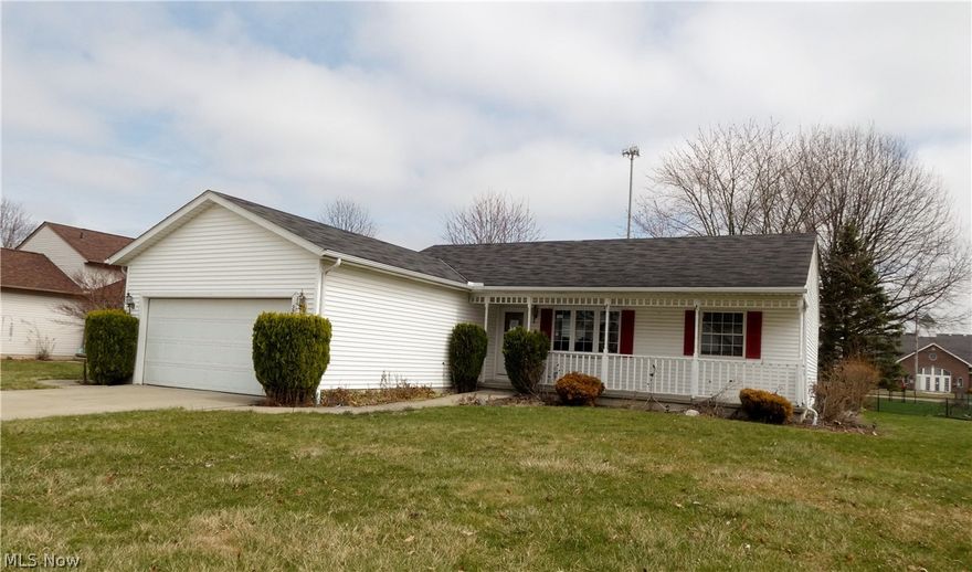 Charming 3 bdrm  1 1/2 bath Ranch with open floor plan. Huge kitchen with sliding door to deck and fenced in yard. Large huge open basement .This property may qualify for Seller Financing (Vendee). Prior to seller receipt and approval of the full title package from foreclosure, title to the property will be conveyed by a Quit Claim/Non-warranty deed.