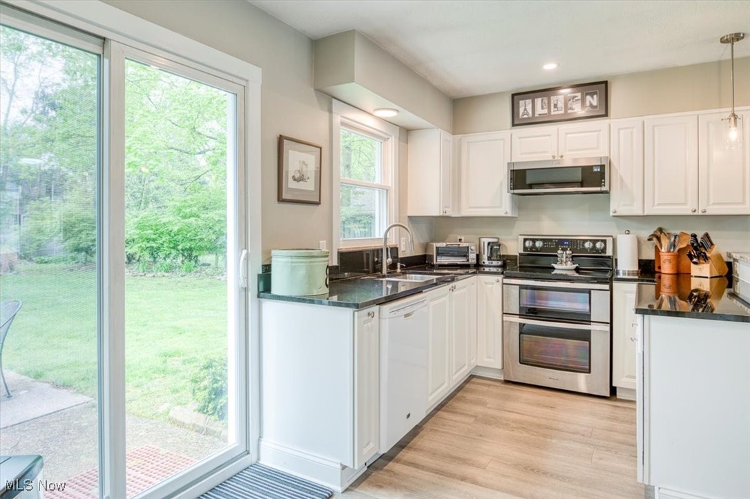 302 Hazelwood Drive, Chagrin Falls, Ohio image 7