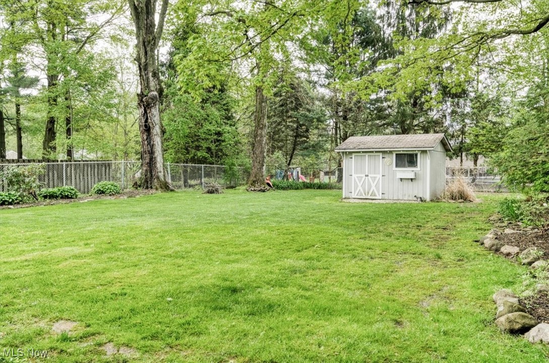 302 Hazelwood Drive, Chagrin Falls, Ohio image 36