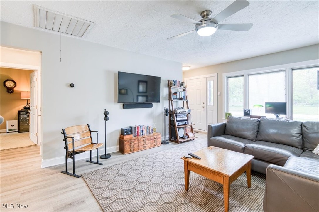 302 Hazelwood Drive, Chagrin Falls, Ohio image 35