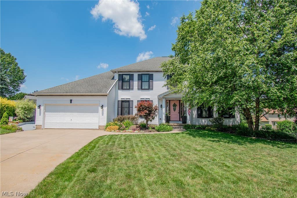 Photo of 478 Amberwood Drive, Akron, OH 44312 (MLS # 5224795)