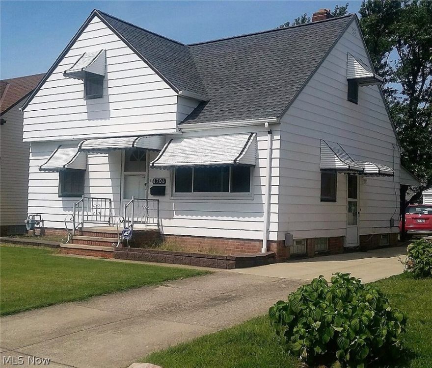 Fabulous Parma Home!! Great Covered Patio! Air Conditioning One Year Old!! Three Full Bathrooms!! One For Each Bedroom!! Second Kitchen in Lower Level!!
Clean with Many Upgrades!! Glass Block Windows!! Newer Bathrooms! Lots of space - great home for entertaining and relaxing in the house and Yard! The lower level adds to your living space! Could be an additional living suite! Great value! Make this your new home!