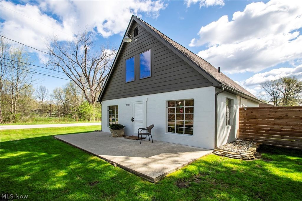 Photo of 3901 Dale Avenue, Lorain, OH 44055 (MLS # 5203005)