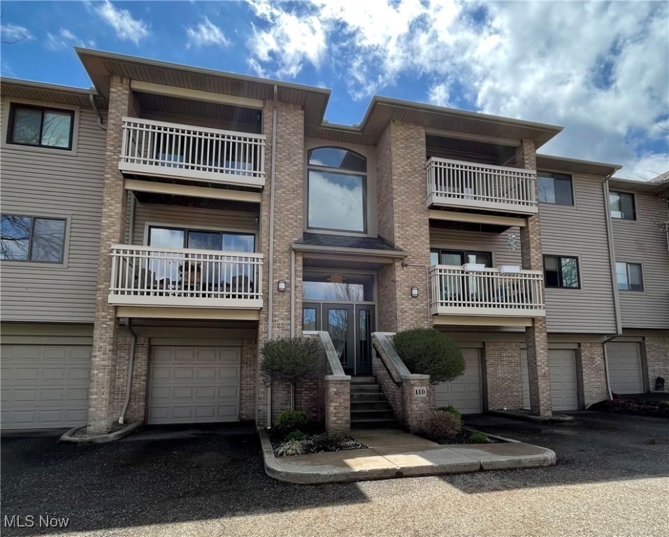 Fairlawn, Ohio 44333, United States, 2 Bedrooms Bedrooms, ,2 BathroomsBathrooms,Residential,Active,113047 Fairlawn, Ohio 44333, United States, 2 Bedrooms Bedrooms, ,2 BathroomsBathrooms,Residential,Active,113047