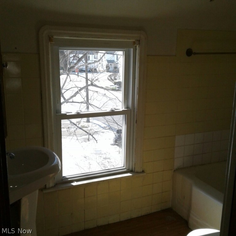 Shaker Lee - Residential