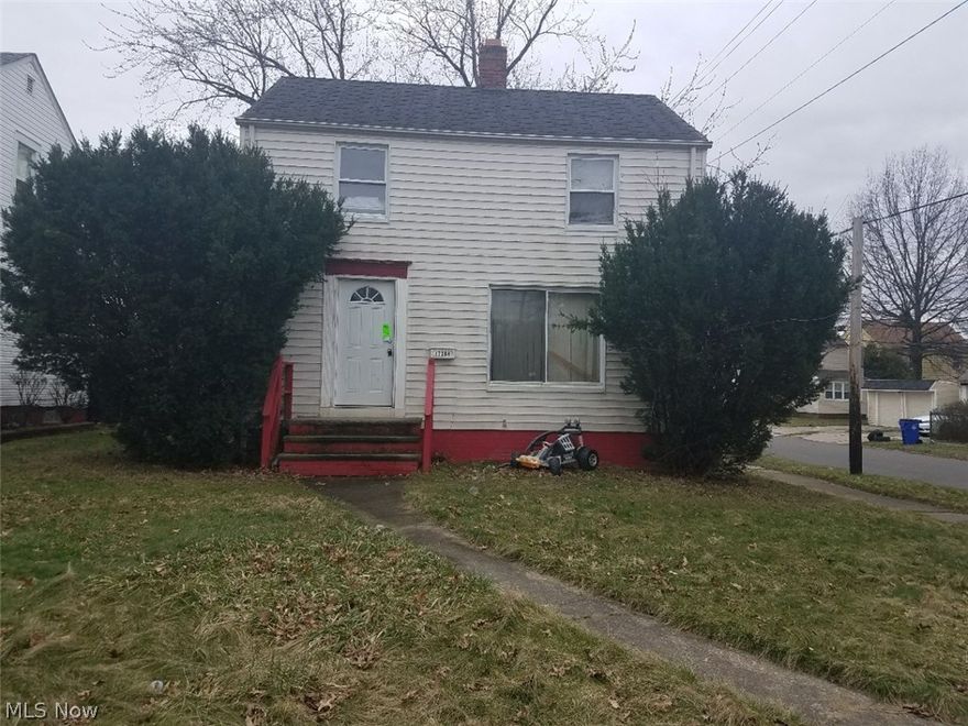 Handyman Special with GREAT POTENTIAL!  Priced to sell! Welcome to the Lee-Harvard neighborhood, this three bedroom, one and a half bath colonial is ideal for investor or homebuyer.  Property Sold As Is.