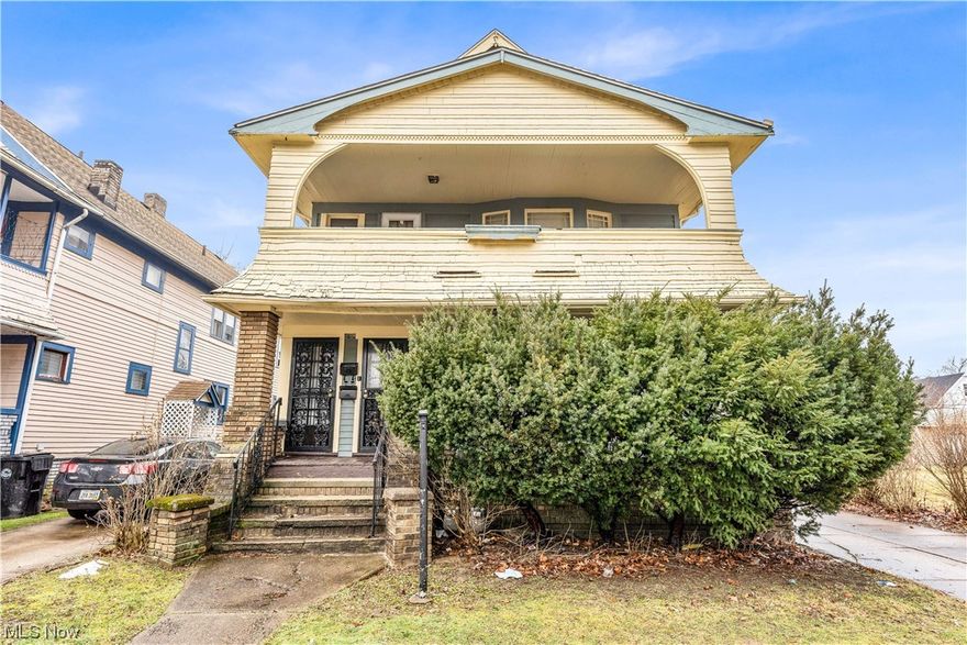 3600 E 154th DN, Cleveland - Spacious 3 bed 1 bath multi-family home! //

$ 895 rent / $ 895 deposit //
$49 application fee per adult //
1-2 pets OK with approved PetScreening and PetFee.(Some breed restrictions apply per HUD guidelines). //
NO SMOKING //
1 time $129 non-refundable set up fee paid at lease signing //

$30/month required resident benefit package; can include personal property/liability insurance for an additional $5/month for $35/month total. //

** ** CMHA OK - 2 or 3 bdrm voucher; must be prepared with ½ reservation fee to hold the property and moving packet. **  ** //

All applicants are required to fill out a PetScreening application, found on our website directly on the application before being processed. Even if you have NO pets - this application must be filled out. One time, non-refundable pet fee of $200-500 per animal applies to all pets & must be paid prior to or when you pay your first month rent. (No fee for qualified assistance animals). //

Our application is processed through secure site: Findigs, and they require ID and income verification. Without this, your application will not be processed. They offer 24/7 chat support on their application directly if you have any questions. //

BEDROOMS: 3 //
BATHROOMS: 1 //
UTILITIES / RESIDENT RESPONSIBILITY:  Resident pays gas and electric and is responsible for snow removal //

Serious inquiries only.