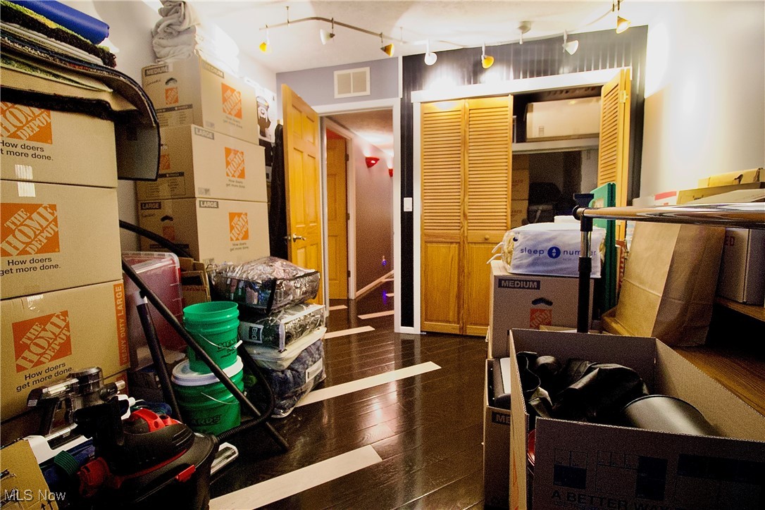 Creekstone Condo - Residential