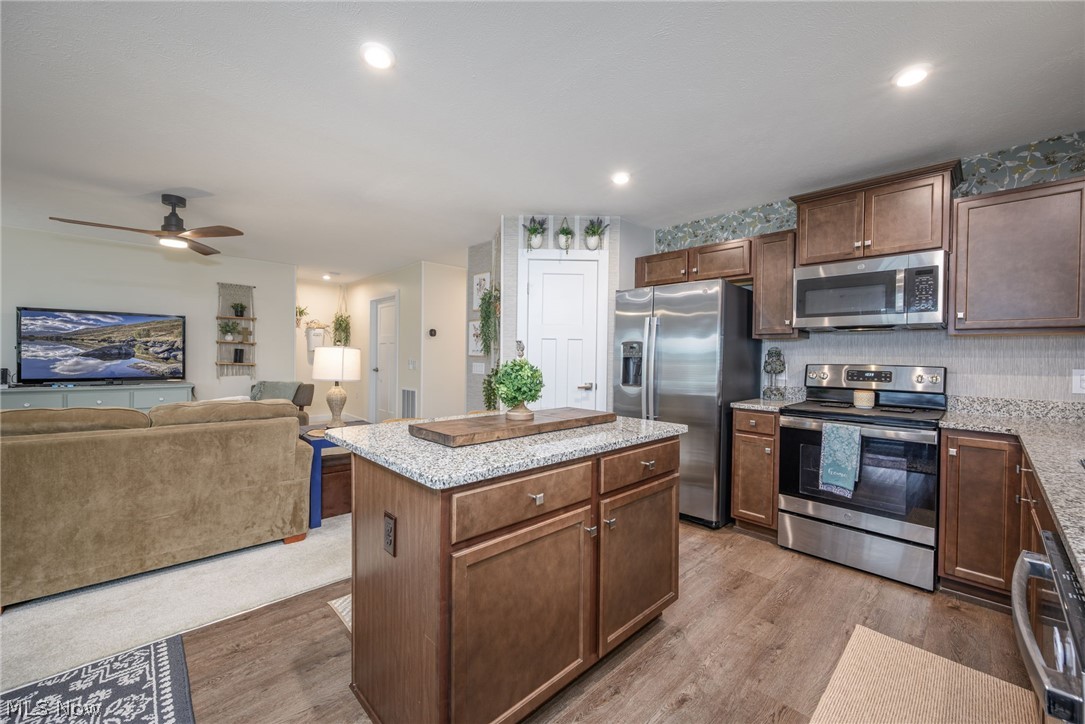 Bates Xing Sub Ph - Residential