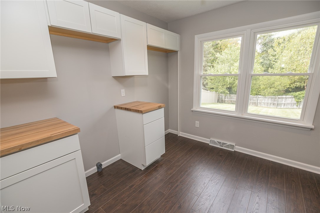 North Portage Path Est - Residential