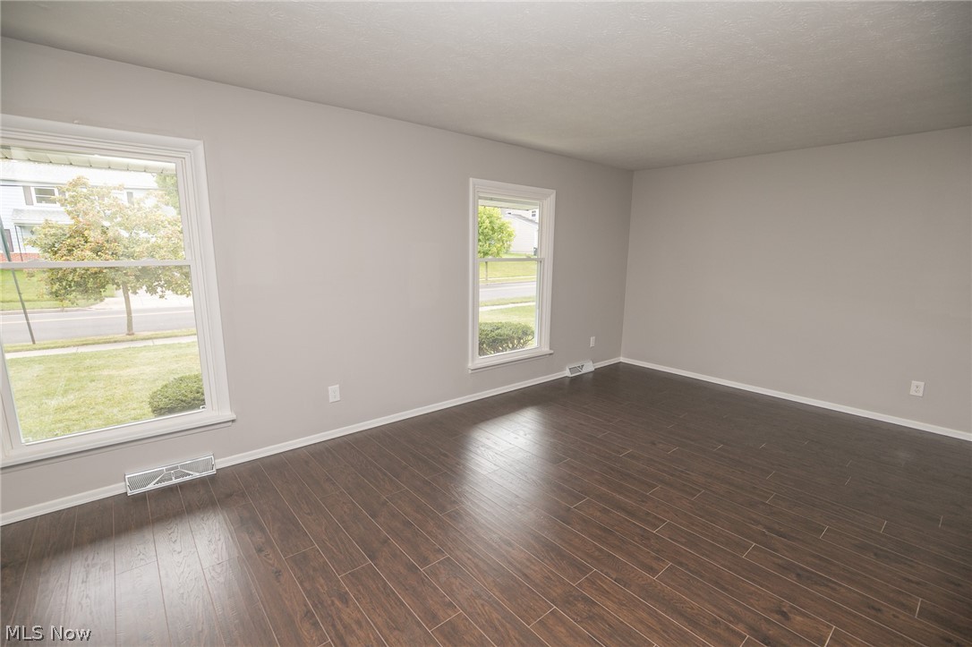 North Portage Path Est - Residential