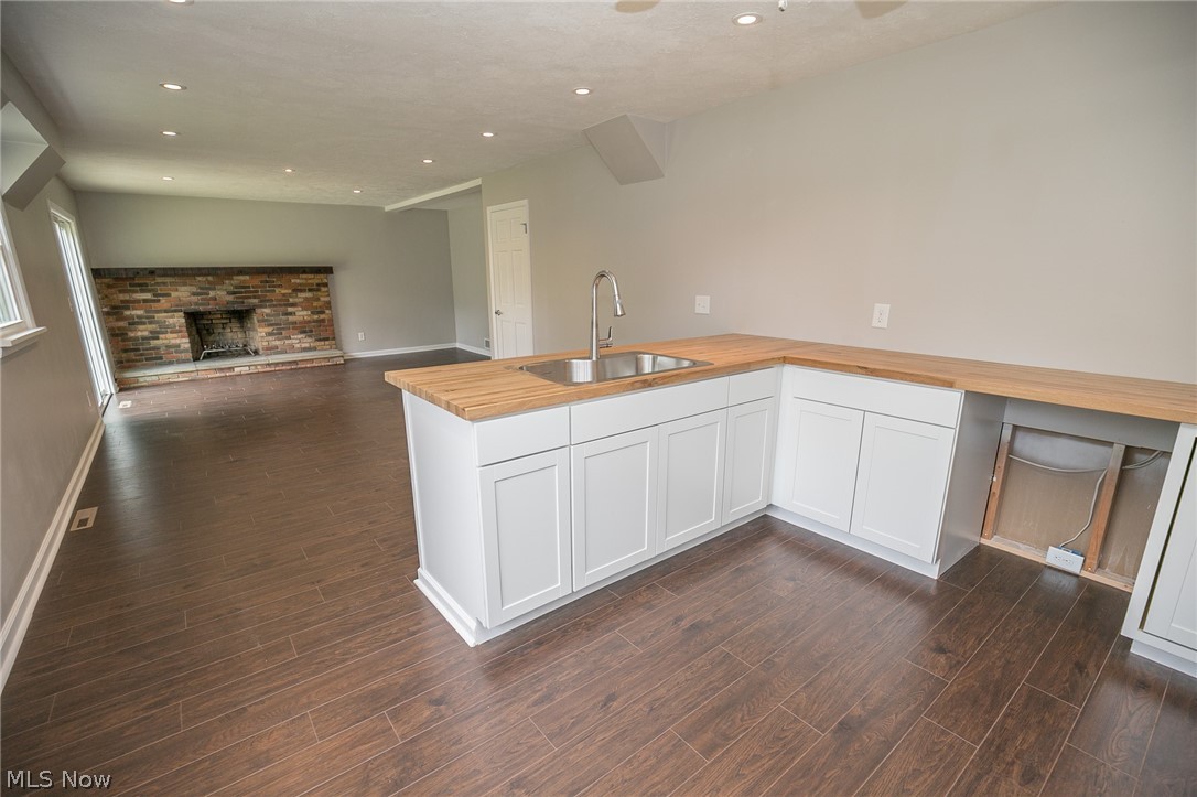 North Portage Path Est - Residential