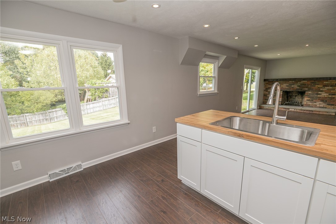 North Portage Path Est - Residential