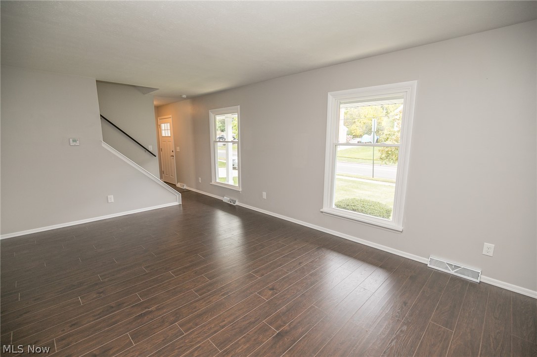 North Portage Path Est - Residential