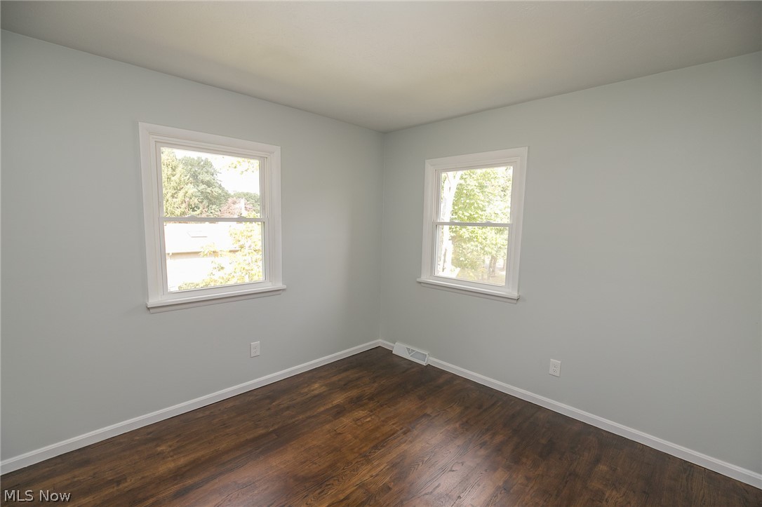 North Portage Path Est - Residential