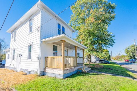 Tiny photo for 385 Park Avenue, East Palestine, OH 44413 (MLS # 5161510)