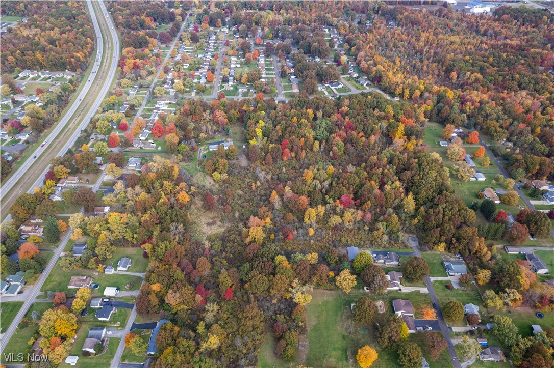 Taylor Avenue, Girard, Ohio image 13