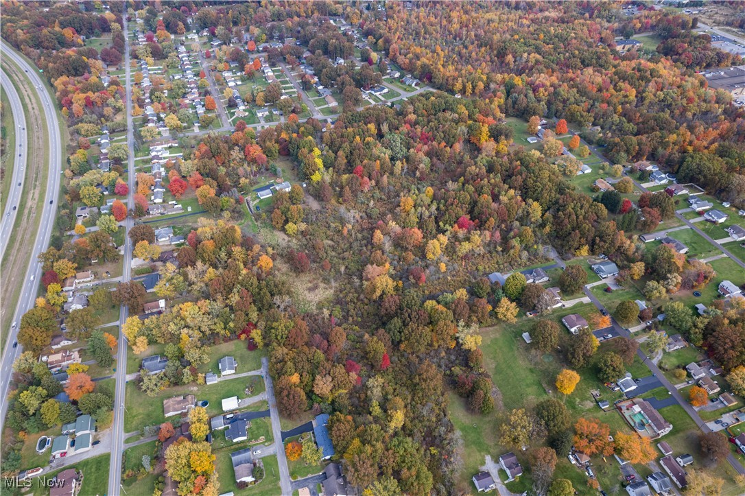 Taylor Avenue, Girard, Ohio image 12