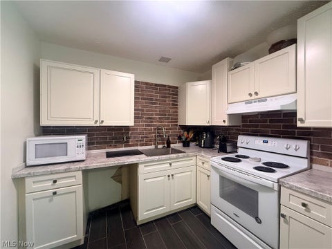 Tiny photo for 195 Market Street, Cortland, OH 44410 (MLS # 5239824)