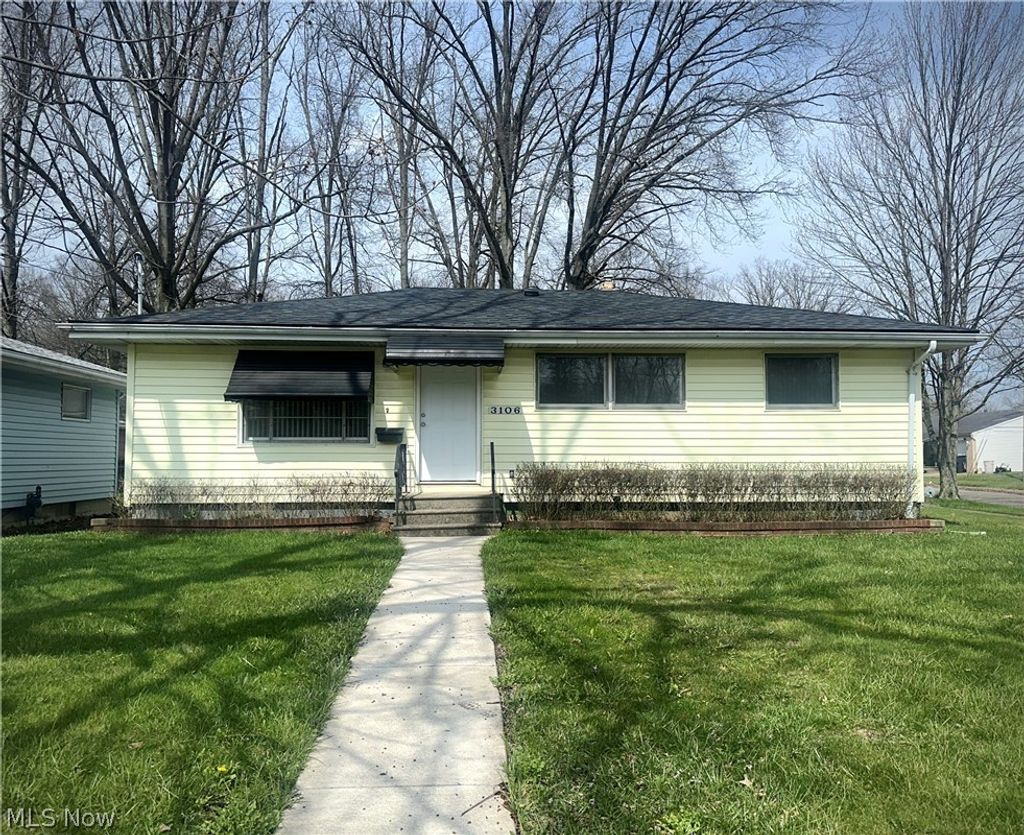 Photo of 3106 Northwest Boulevard NW, Warren, OH 44485 (MLS # 5198418)
