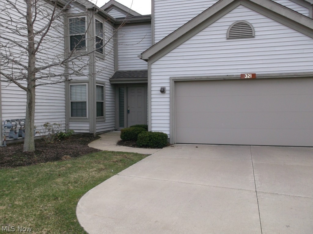 If your looking for Low maintenance Downsizing or spending those cold winters in FLA this ones for you. 2-Bedroom 2 Bath Condo in Spring Run w Vaulted Master w Walk-in and skylight in the Master bath. Bedroom two also has large Walk-in. Great Room w FP Open Concept and 1st floor laundry.
Semi-private w no neighbors to the side or behind Make this one yours!!