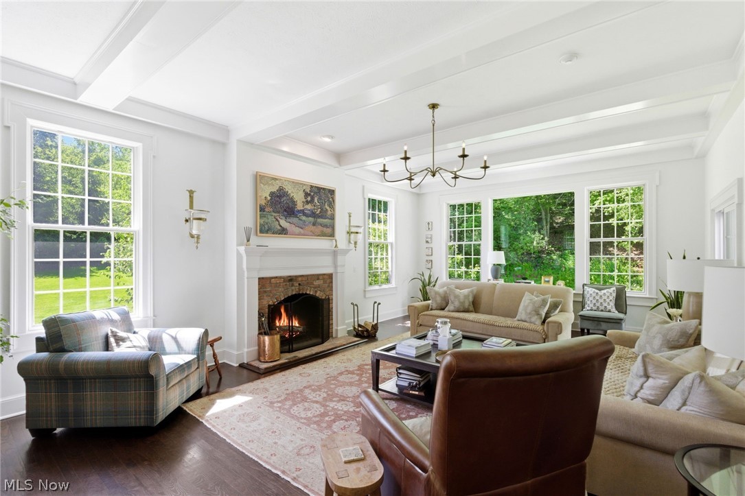 15 Martingale Court