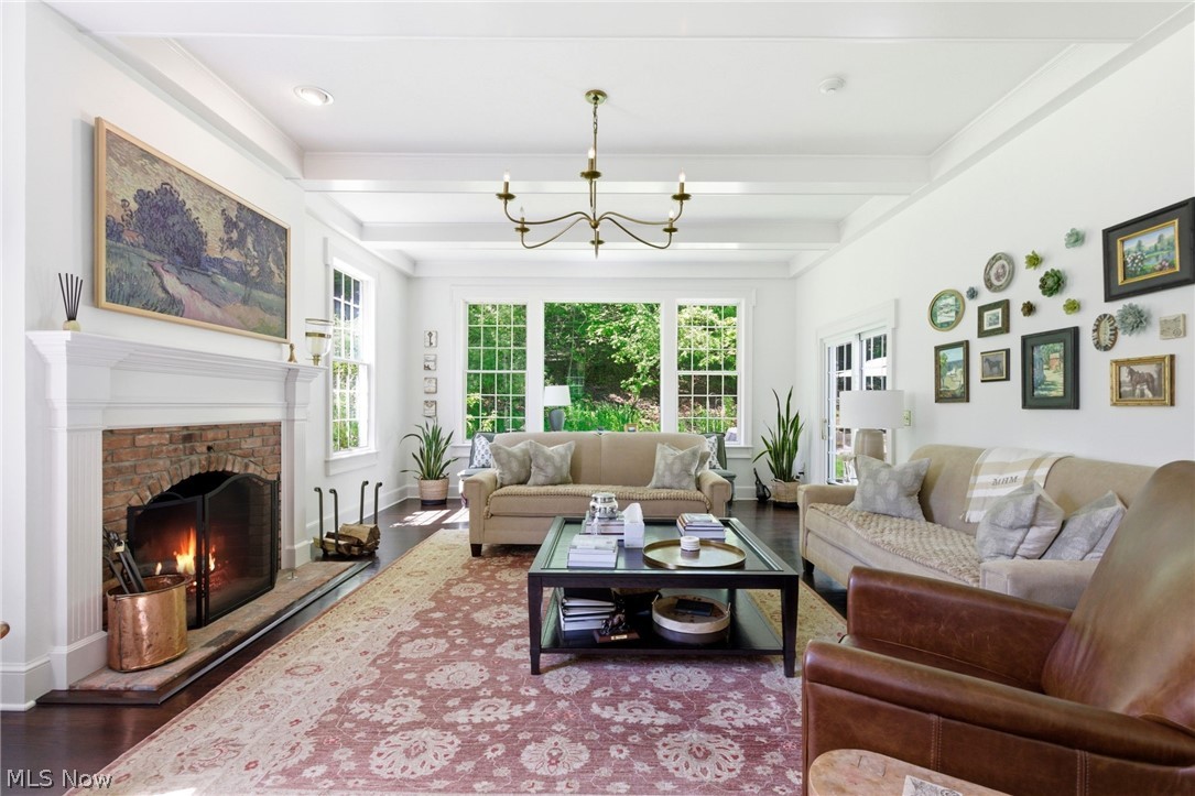 15 Martingale Court
