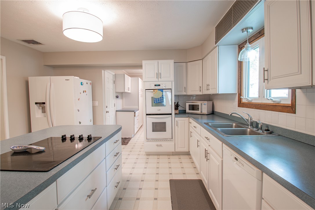 300 Tanglewood Trail