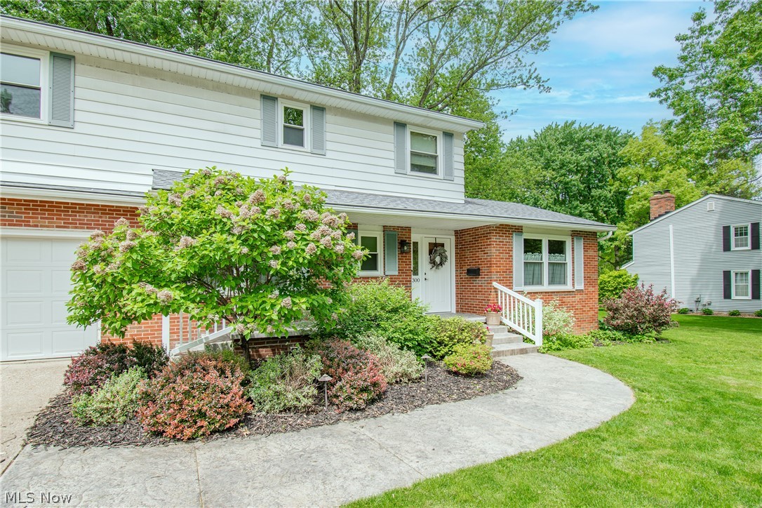 300 Tanglewood Trail