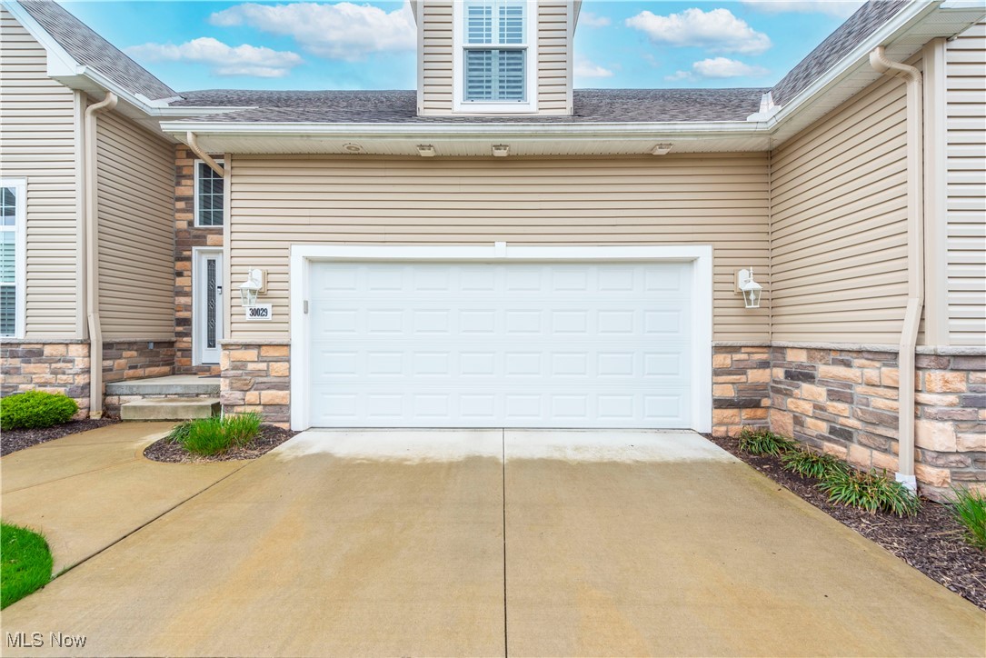 30029 Shadow Creek Drive #34, Westlake, Ohio image 45