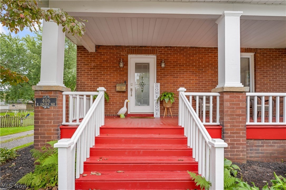 406 E Lincoln Way