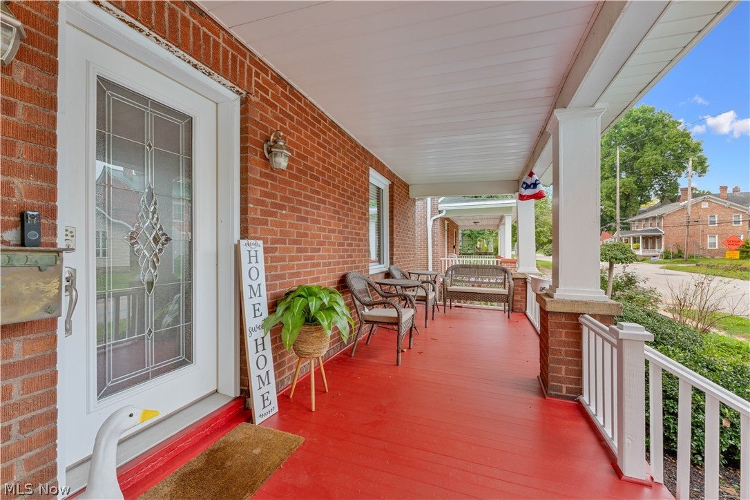 406 E Lincoln Way