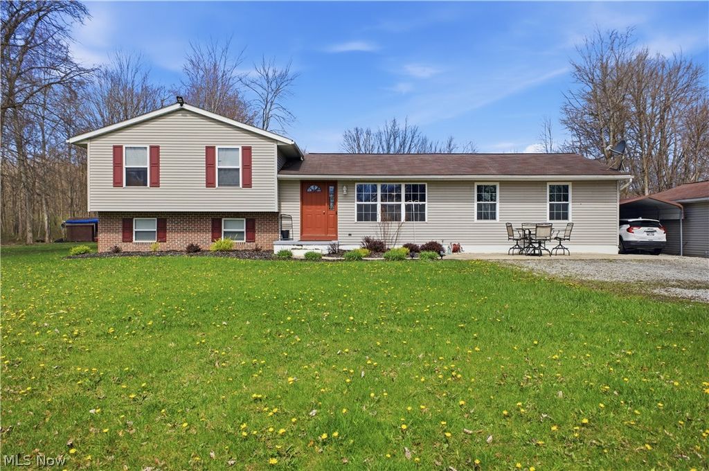 Photo of 2003 Mahoning Road, Deerfield, OH 44411 (MLS # 5200704)