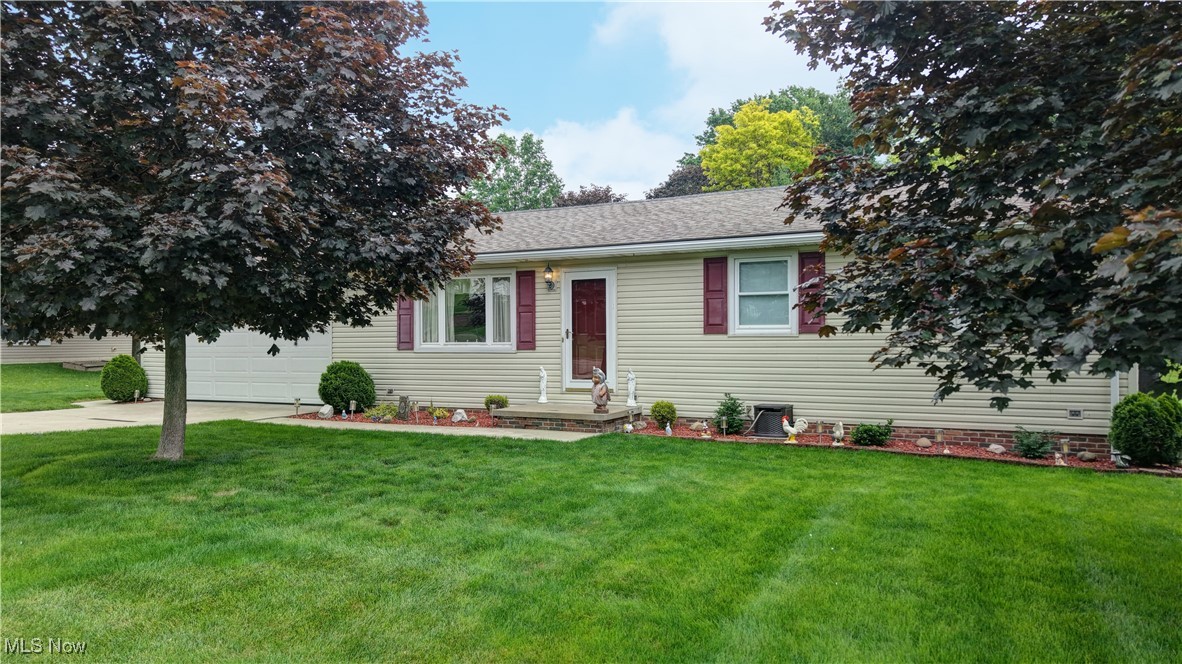 215 Rhine St St, Sugarcreek, Ohio image 3