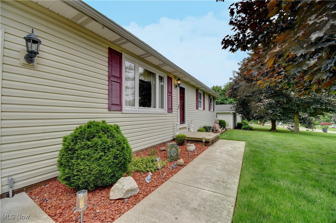 215 Rhine St St, Sugarcreek, Ohio image 5