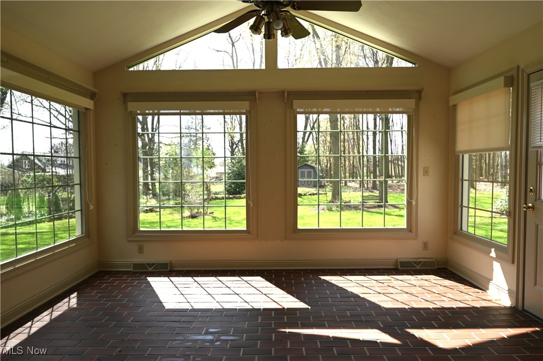 3647 Sperone Drive, Canfield, Ohio image 13