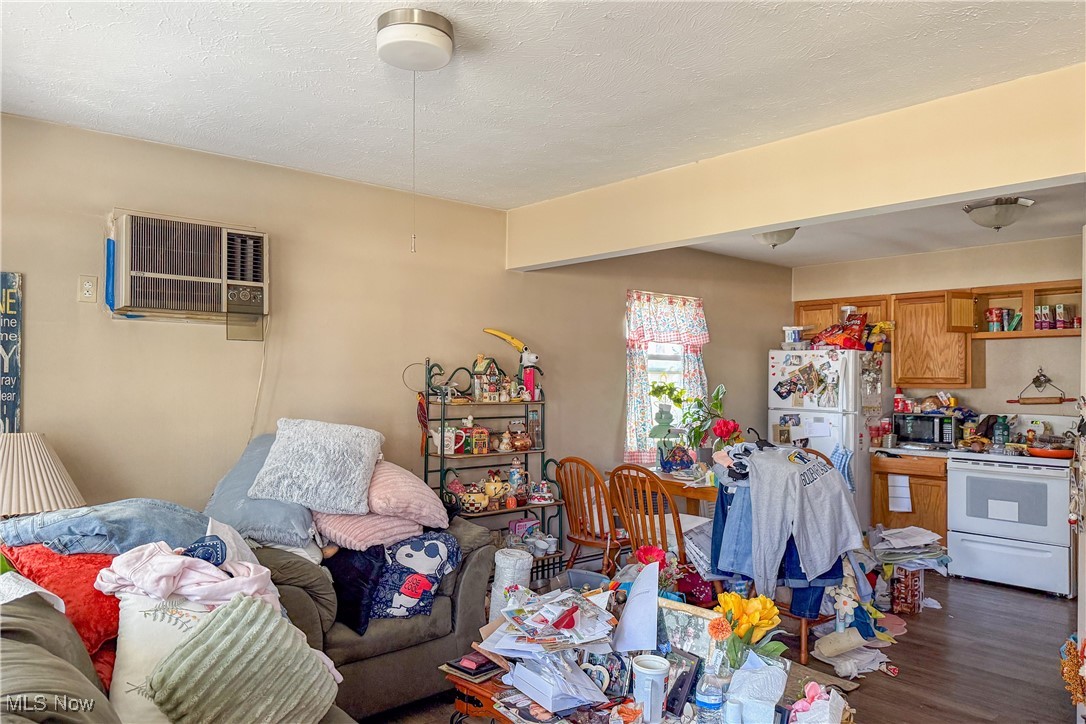 Tallmadge, Ohio 44278, United States, ,Commercial,Pending,90060