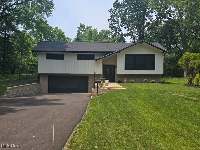 Come see this completely updated home in Sliver Lake. This open concept floor plan is what the modern buyers are looking for. This home has been remodeled from top to bottom. New flooring, new kitchen, bath have all been redone converted upstairs half bath to full bath, created a large laundry room in the lower lever, finished the lower lever for an entertainment space. All mechanics done in the past 5 years. This come comes with Sliver Lake lake rights as well. Enjoy all the amenities this place has to offer. Come see this place today. Call for you showing.