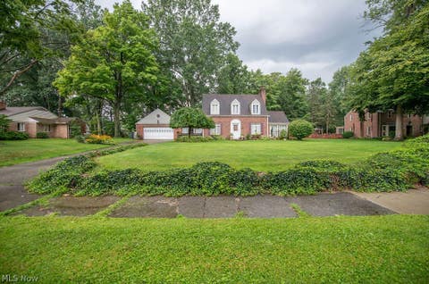 Photo of 1144 Kingsway Street, Alliance, OH 44601 (MLS # 5239270)