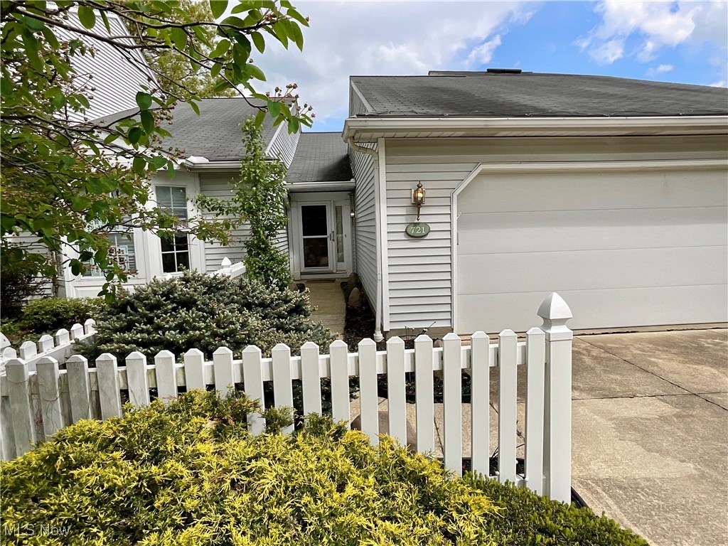 721 Winding Way, Akron, Ohio image 2