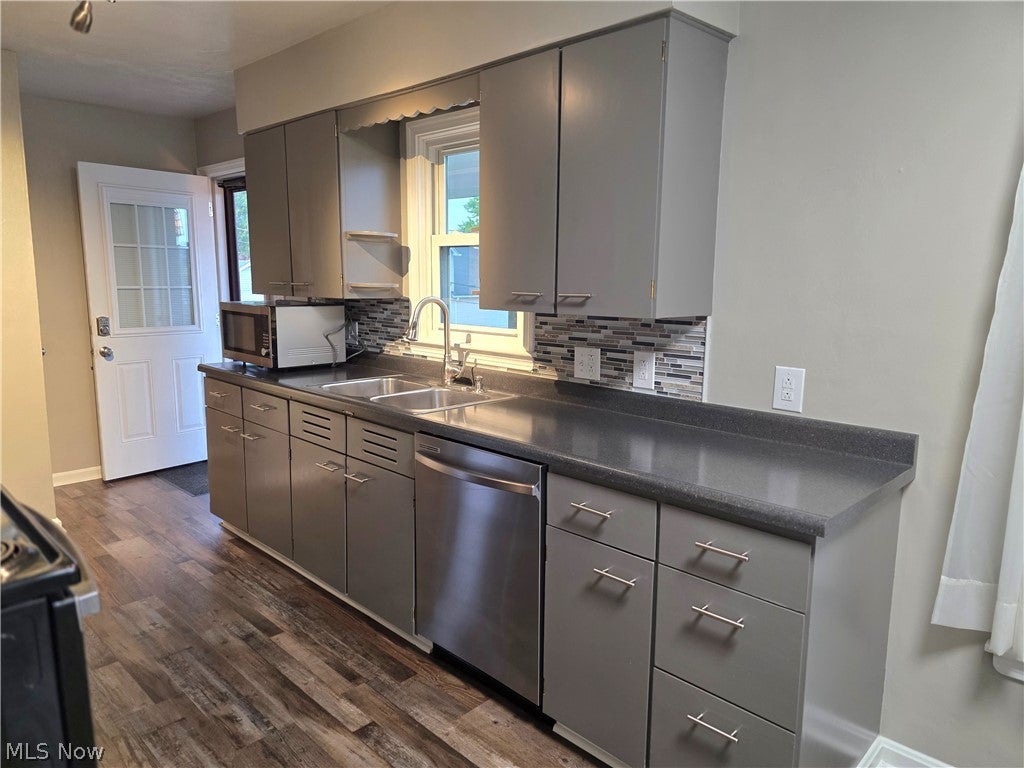 429 W 41st Street