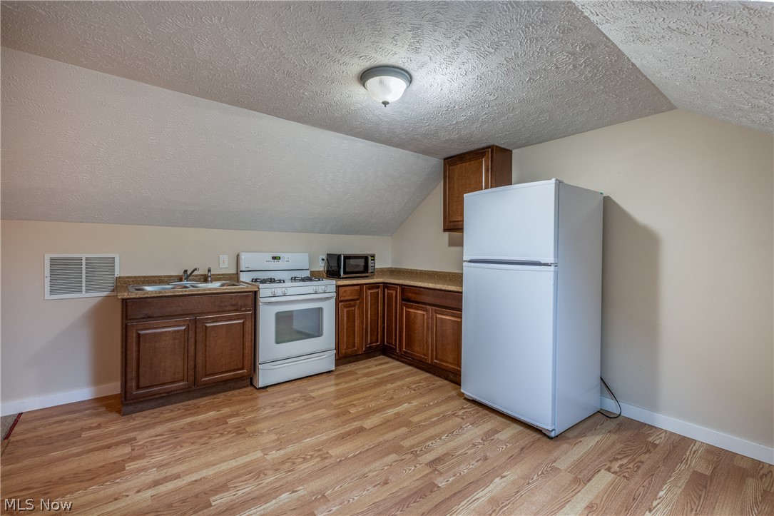 Crestview 02 - Residential