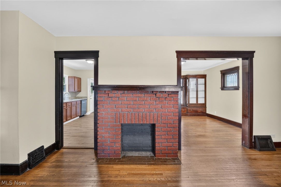 3341 W 99th Street