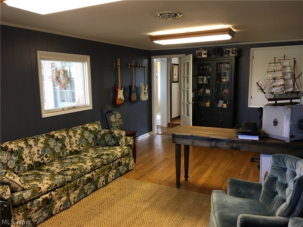 R W Mccalls - Residential