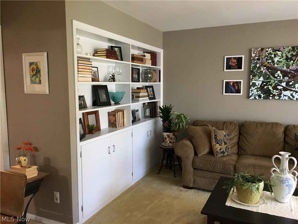 R W Mccalls - Residential