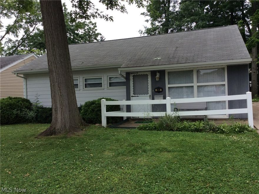 Carefree living on one floor, patio, 1.5 car garage, family room addition was added, 2007 furnace/air, 2016 hot water tank, newer window except addition.