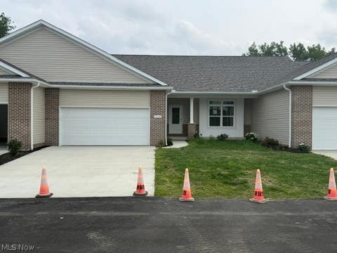 Condo For Sale - 1117 Queen Anne Drive<br/> Massillon, OH 44647