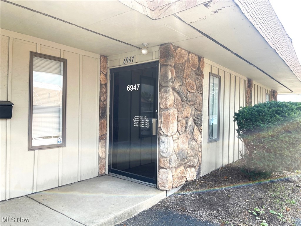 Office space available with approximately 1,244 sf. This space has a receptionist area, an office, two open areas, kitchenette with refrigerator and a restroom. NNN applies. In very close proximity to I-77.