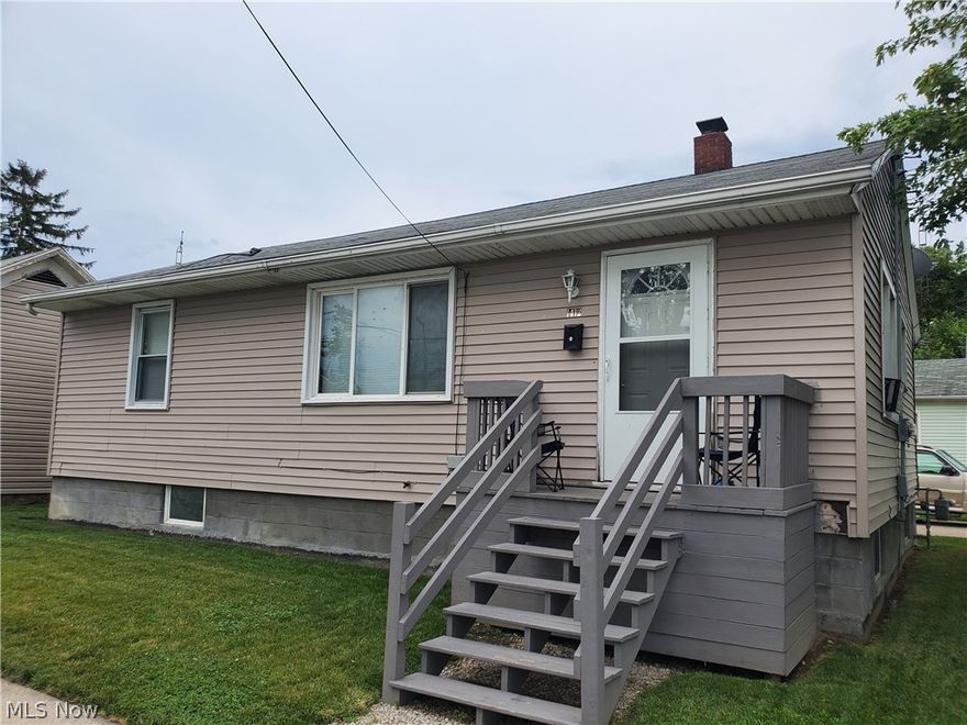 Much more that meets the eyes! Check out this single story 3 BR/1 BATH home near downtown Sandusky a block from the bay. This house has a one car garage, with off street parking, 3 nice size bedrooms, hardwood floors throughout, newer water heater and furnace. Tons of recent basement work, so much potential in this basement. Close to all the downtown Sandusky bars and restaurants. Literally seconds from the Sandusky public boat ramp. Check this one out!